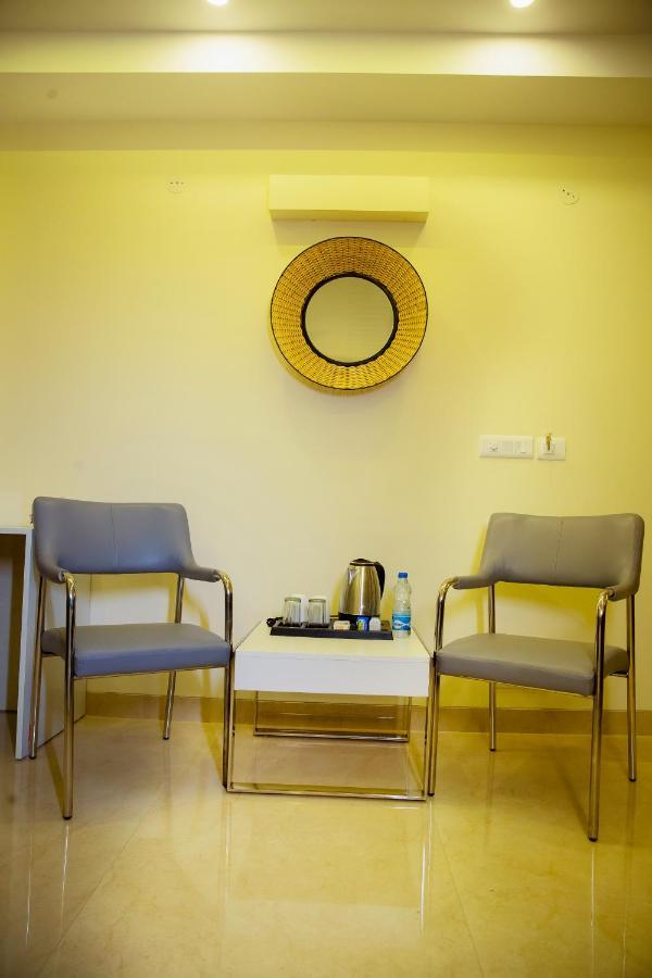 Lime Tree Luxury Studio - Service Apartment Near Artemis Hospital ,Gurgaon Eksteriør billede